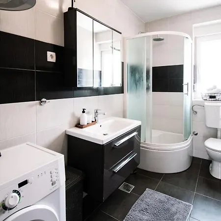 The View - Apartman With Private Pool In Vrpolje Apartament *