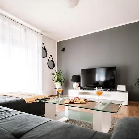 The View - Apartman With Private Pool In Vrpolje Apartamento *