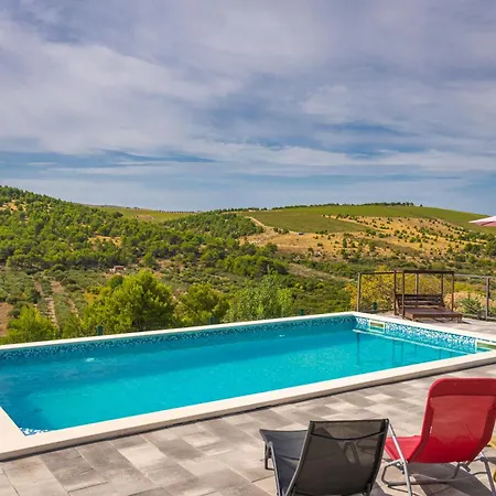 The View - Vacation Home With Pool *